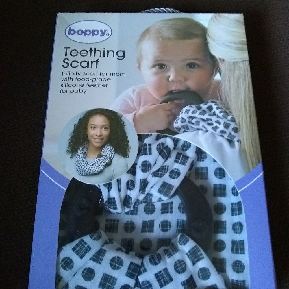 Boppy teething scarf NWT